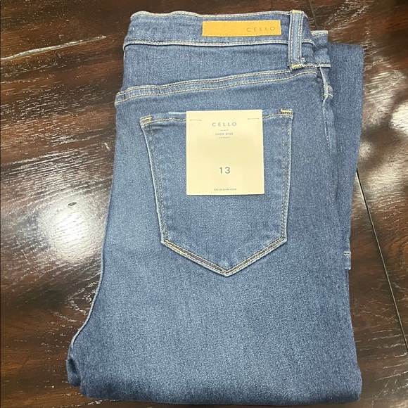 Cello Denim - NWT Cello Women's Classic Blue Straight Leg Jeans